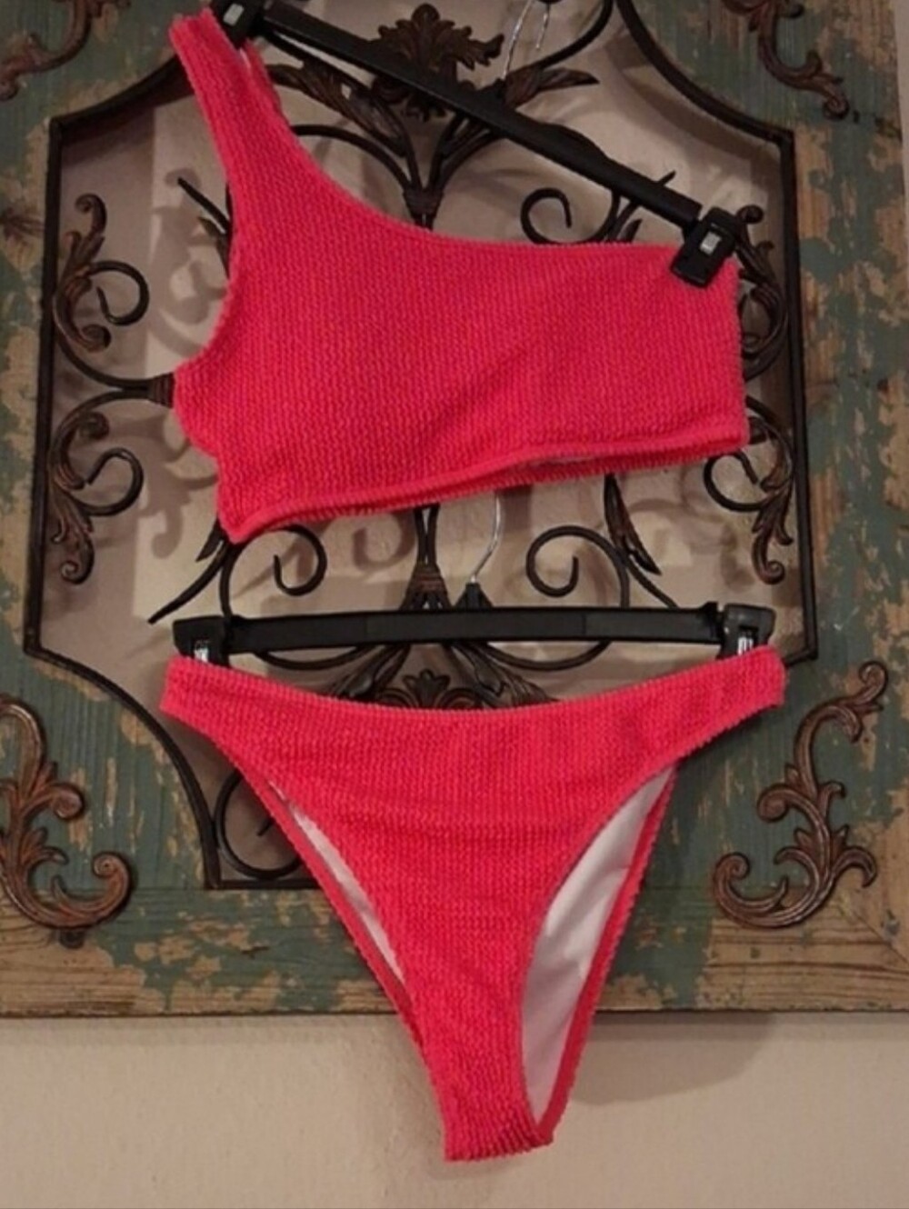 Cupshe Neon Pink Textured One-Shoulder Bikini. Excellent Condition Size Medium
